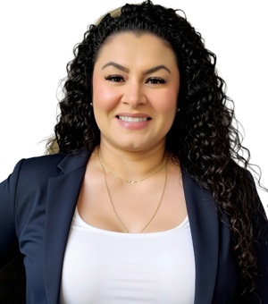 Mayra Fuentes bio image and link